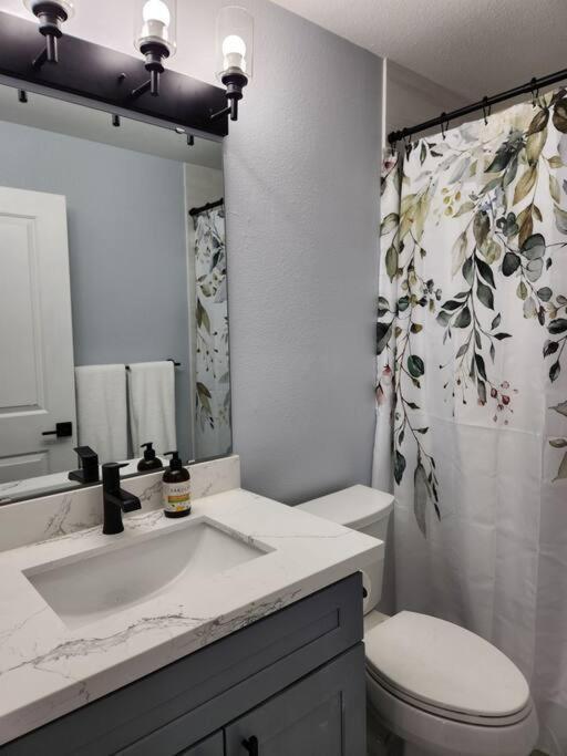 Spacious House In Federay Way, Wa - Close To Everything! フェデラルウェイ エクステリア 写真